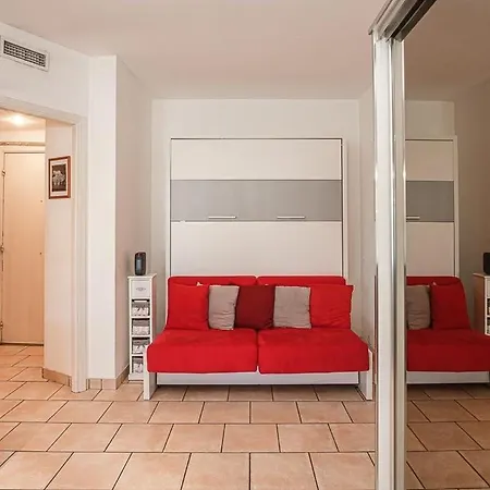 Parking Prive - 10min - Proche Aeroport Apartment