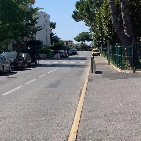 Apartment Parking Prive - 10min - Proche Aeroport